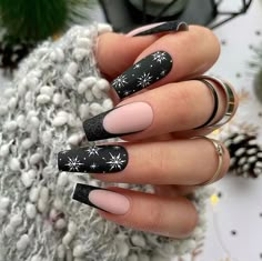 Snowflake Nails, Christmas Nails Acrylic, Winter Nail Designs, White Nail, Festival Nails, New Year's Nails, Xmas Nails