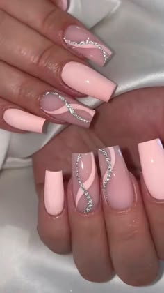 Nail Ideas Acrylic With Design, Tapered Square French Tip Nails Design, Classy Pink Nails Acrylic, Square Nail Designs Glitter, Light Pink Nail Ideas Acrylic, Simple Pink Nail Designs Square, Cute Short French Tip Nails Acrylic, Short French Tip Acrylic Nails Design Pink Glitter, Banquet Nails Ideas