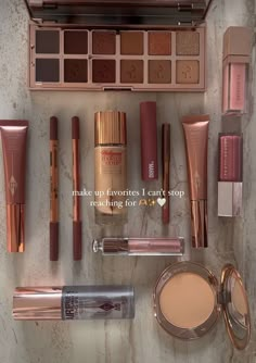 Glowy Makeup Products, Makeup Bag Essentials, Skandinavian Fashion, Favorite Makeup Products, Makeup Needs, Fancy Makeup, Makeup To Buy, Glowy Makeup, Makeup Obsession