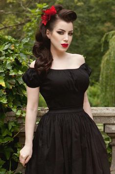 50s Hair, Cabelo Pin Up, Mode Rockabilly, Black Pinup, 50s Hairstyles, Rockabilly Hair, Rockabilly Pinup, Shoulder Hair