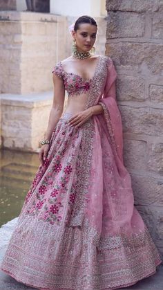 Anushree Reddy Lehenga, Abhinav Mishra, Reception Bridal Dress, Anushree Reddy, Indian Outfits Lehenga, Anamika Khanna, Raw Mango, Pink Wedding Dress, Long Dress Design