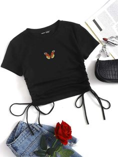 SHEIN Camisetas Bordado Animal Casual | Mode de Mujer | SHEIN España Butterfly Clothes, Crop Tops For Kids, Cute Dress Outfits, Shein Outfits, Cute Preppy Outfits, Tween Outfits