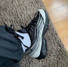 Nike Air Max 95 Outfit, Nike 95, Nike Airmax 95, Shoes Wallpaper, Comme Des Garcons Black, Fresh Shoes, Nike Air Max 95