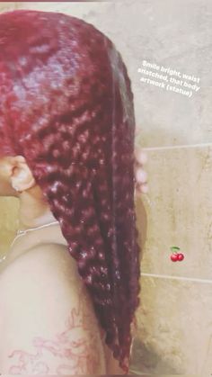 Hair Dye Combo Ideas, Black Girls With Red Hair Dyed, Hair Died Idea, Red Hair Curly Dyed, Red Dyed Curly Hair, Hairstyles Natural 4c, Red Curly Hair Aesthetic, Sew In With Color, Red Skunk Stripe Hair