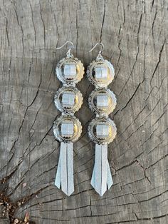 Conchos Crafts, Diy Western Jewelry, Desert Jewelry, Concho Earrings, Western Bling, Bosses Day Gifts, Bosses Day, Vintage Jewelry Ideas, Silver Smithing