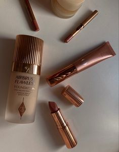 Charlotte Tilbury Aesthetic, Charlotte Tillbury, Beauty Tips For Glowing Skin, Fancy Makeup, Makeup Eye Looks, Makeup Obsession, Makeup Designs, Flawless Makeup