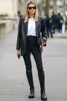 Vévodkyně Kate, Leggings Outfit Winter, Grunge Chic, Chique Outfit, Black Leather Blazer, Blazer Outfit, Moda Paris, Leather Jacket Outfits