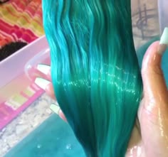 Neon Teal Hair, Aqua Marine Hair, Turquoise Hair Aesthetic, Short Mermaid Hair, Teal Hair Aesthetic, Teal Hair Ideas, Green Teal Hair, Aqua Green Hair, Sea Green Hair