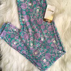 Beautiful Buttery Soft Disney Leggings Brand New! All My Items Come From A Non-Smoking Pet Free Home Fall Ombre, Yellow Leggings, Spring Leggings, Disney Leggings, Halloween Leggings, Purple Leggings, Raspberry Color, Lips Print, Blue Leggings