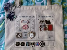 Pins On Bag Aesthetic, Tote Bag With Pins, Itabag Aesthetic, Itabag Ideas, Anime Ita Bag, Artist Alley, Sake