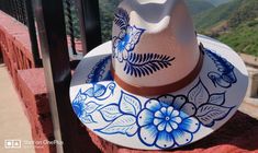 Painted Clothes Diy, Mexican Hat, Hat Ideas, Painted Clothes, Straw Bags, Clothes Diy, Cowboy Hats, Straw