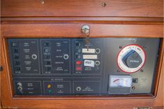 the control panel on an old fashioned radio