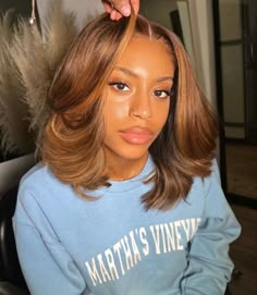 Pixy Cut, Hair Curtains, Longer Bob, Curtains Bangs, Honey Brown Hair Color, Hairstyles Brown, Haircut Brunette, Haircut Balayage, Haircut Pixie