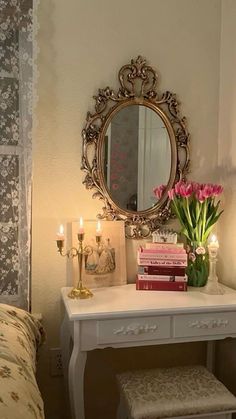 Regal Room Aesthetic, Pakistani Room Decor Bedroom, Vintage Parisian Aesthetic Bedroom, Pakistani Bedroom Ideas, Vintage Princess Aesthetic Bedroom, Victorian Style Room, Dc Bedroom, Chic Room Decor, Apartment Planning