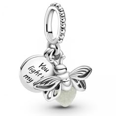 Glühwürmchen PANDORA Charm-Anhänger 799352C01 | Orotiamo Schmuck und Uhrmacherkunst Charms Pandora, Hanging Beads, Bracelet Diy, Pandora Bracelets, Diy Schmuck, Dangle Charms, Pandora Bracelet