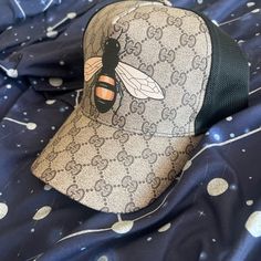 Gucci's Queen Bee Trucker Hat In Iconic Leather. Purchased At Gucci Las Vegas Bee Print, Queen Bee, Queen Bees, Black Tan, Black And Tan, Baseball Cap, Trucker Hat, Las Vegas, Bee