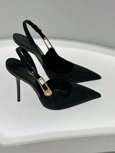 Luxury Shoes Heels, Elegant Shoes Heels, Versace Heels, Rhinestone Party, Heels Rhinestone, Pointed High Heels, Classy Heels