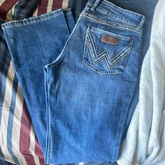 Never Worn Bought Them Brand New And Grabbed Them Too Short For Me. Wrangler Jeans Aesthetic, Country Wishlist, Wrangler Jeans Womens, Wrangler Jeans Women's, Cowgirl Jeans, Western Photography, Riding Jeans, Western Clothes, Western Wear Outfits