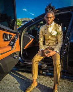 Men’s Prom Looks, Gold Tuxedo Prom, Men Prom Looks, Gold Prom Suits For Men, Male Prom Suits, Prom Suits For Men Unique Black, Men Prom Suits Ideas, Prom Suits For Black Men, Prom Suits Black Men