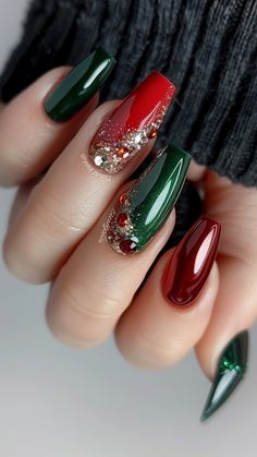 These Christmas Nails Nail Art Ideas – Get Ready to Shine! 💅. Get festive with these stunning Christmas Nails Nail Art ideas that will make your nails the talk of every holiday party! From elegant Christmas Gel Nails to chic Christmas Nails Acrylic, there\'s a look for everyone. 🎅✨ Want something fun and easy? Try Cute Christmas Nails or go with Christmas Nails Easy for a quick, stylish look. Bring on the Festival Nails and show off Her Nails with confidence. If you’re in a rush, Stick On Nai... December Dip Nails, Xmas Nail Designs, Holiday Manicure, Christmas Gel, December Nails, Red Christmas Nails, Nail Time, Christmas Nails Easy, Cute Christmas Nails