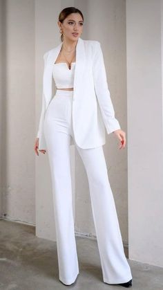 Baju Kahwin, Costum Elegant, Grad Outfits, Business Outfits Women, White Suit, Stylish Work Attire, Woman Suit Fashion, Pantsuits For Women, Classy Dress Outfits