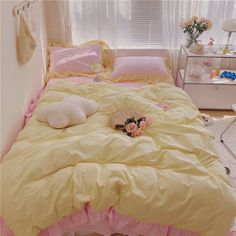 Fashion Yellow Bedding Set PN4258 ●Size:(tip:1cm=0.39inch) ●Note :The bedding set has one duvet cover with no filling,one bed sheet and pillowcase. ●Tip:You can choose the size of the bedding set according to the size of the quilt. (Please allow 1-3cm differs due to manual measurement.As different computers display colors differently,the color of the actual may vary slightly from the above images.Thanks for your understanding.) ●Size:(tip:1cm=0.39inch) ●120m*200cm Bed (4 foot)：Quiltcover 160cm*210cm，Bed sheet 180cm*230cm，Pillowcover 48cm*74cm*1 ●150m*200cm Bed (5 foot)：Quiltcover 200cm*230cm，Bed sheet 230cm*250cm，Pillowcover 48cm*74cm*2 ●180cm*200cm Bed (6 foot)：Quiltcover 200cm*230cm，Bed sheet 230cm*250cm，Pillowcover 48cm*74cm*2 ●Material :cotton ●About Shipping: We attach great importanc Yellow Aesthetic Room Ideas, Pastel Yellow Room Aesthetic, Pastel Yellow Bedroom, Pink Yellow Bedroom, Cottage Core Apartment, Pale Yellow Bedrooms, Pink And Yellow Bedroom, Yellow Headboard, Yellow Bedding Sets