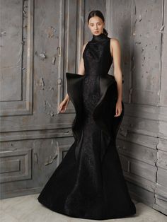 Mark Bumgarner, Structured Gown, Black Gown Dress, Structured Fashion, Filipino Fashion, Black Wedding Gowns, Dinner Gowns, Gorgeous Black Dress, Mini Wedding Dresses