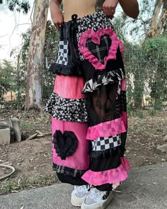 Ropa Upcycling, Upcycled Fashion, Alt Fashion, Pink And Black, Upcycle Clothes, Sewing Clothes, Fashion Sewing, Look Cool