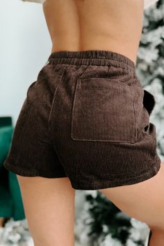 Corduroy Bottoms With Relaxed Fit And Short Length, Corduroy Relaxed Fit Short Bottoms, Corduroy Shorts With Relaxed Fit, Brown Shorts With Side Pockets, Relaxed Fit Corduroy Shorts With Pockets, Casual Brown Corduroy Bottoms, Brown High Waist Corduroy Shorts, Brown Shorts With Pockets For Fall, High Waist Brown Corduroy Shorts