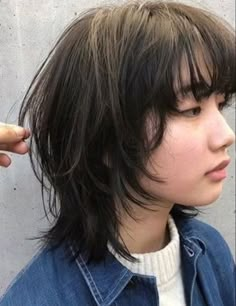 Shag Haircut With Straight Hair, Short Hair Cutegirl, Thick Hair Mullet Woman, Shaggy Straight Short Hair, Short Hair For Round Face With Bangs, Shaggy Wolfcut Short Hair, Short Wolf Cut Back View, Shaggy Haircuts Straight Hair Short, Straight Wolfcut Short