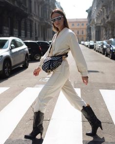 Our Favorite Street Style Boots of Fashion Month Polo Shirt Outfit Women's Street Style, Street Style Women Winter, Street Style Women Casual, Street Style Boots, Boho Street Style, Moda Hippie, Moda Chic