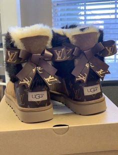 Boots With Bows, Cute Uggs, Fresh Shoes, Girly Shoes, Louis Vuitton Boots, Swag Shoes