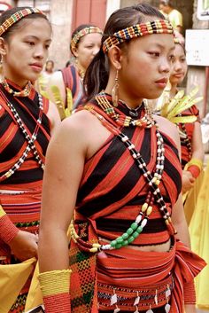 Mindanao Culture Clothes, Filipino Cultural Clothing, Philippines Culture Traditional Dresses, Philippines Traditional Clothes, Ibalong Festival, Philippines Clothes, Filipino Traditional Clothing, Filipino Dress, Brazil Clothing