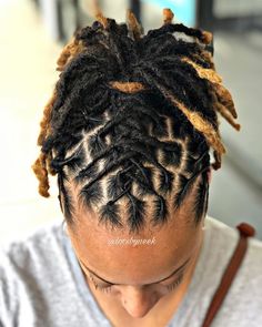 Loc Updo Ponytail, Simple Loc Styles For Women, Dredlocs Style Woman, Loc Mohawk Styles, Unique Loc Styles Short, Loc Updo Styles Short, Unique Loc Styles, Loc Maintenance