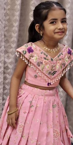 Paavadai Sattai For Kids, Traditional Frock Designs, Pattu Pavadai Design, Family Outfits For Birthday Party Indian, Baby Langa Blouse Designs, Pattupavadai Designs For Kids, Baby Girl Langa Blouse Designs, Baby Blouse Designs, Kids Langa Blouse Designs