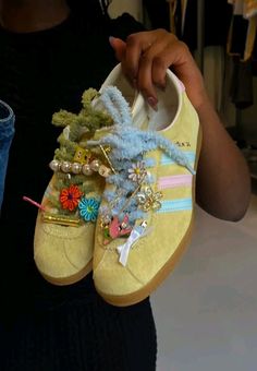 Mode Shoes, Funky Shoes, Hype Shoes, Shoe Inspo, Swag Shoes, Decorated Shoes, Pretty Shoes, Dream Shoes, Shoe Charms