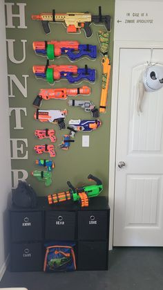 Nerf Bedroom Ideas, Nerf Room Ideas Boys, Nerf Wall, Nerf Storage, Car Themed Bedrooms, Hunter Room, Teenager Bedroom Boy, Boy’s Room, Wall Bookshelves