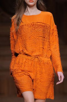 Christian Wijnants Fall 2013 - Details Orange Clothes, Orange Outfit, Orange Crush, Comfort Design, Favourite Colour, Pretty Style, Orange Fashion, Runway Show