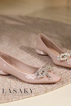 Lasaky - Elegant Leather Low-Heel Flats with Exquisite Water-Drilled Butterfly Buckle Embellishment and Round Toe Design Light Pink Heels, Shoes Dressing, Sheath Dresses Pattern, Plaid Shoes, Summer High Heels, Low Heel Flats, Flat Heels, New Bride, Lace Skater Dress