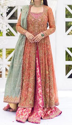 Mendi Clothes Mehndi Outfit, Mehendi Pakistani Outfit, Pink Choli, Mayun Bride, Sharara Dress, Bridal Clothes, Desi Clothing, Indian Dress Up