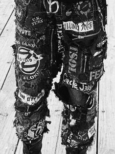 Crust Punk Fashion, Punk Outfits Aesthetic, Alternative Fashion Diy, Metalhead Fashion, Punk Guys, Spikes Fashion, Punk Ideas, Punk Diy