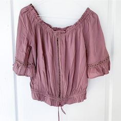 Pretty La Hearts Off The Shoulder Top. Mauve Pink/Purple Shirt, Off The Shoulder, Soft And Flowy Material, Lightweight. Feels Like Nice Quality. Super Cute Piece. Never Worn! No Flaws At All :) Size: Large Hyper Feminine, Black Cold Shoulder Top, Short Faux Fur Jacket, Light Pink Tops, Boho Pink, Feminine Fashion, Trendy Aesthetic, Aesthetic Style, Purple Shirt