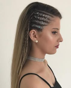 Hairstyles With Glitter Roots, Color Guard Hair, Side Head Braid, Glitter Hairstyles, Soft Bouncy Curls, Head Braid, Christmas Hairstyle, Plant Styling