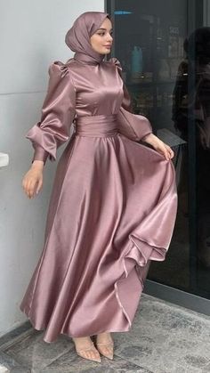 Dress Kondangan Simple, Dress Kondangan Modern, Dress Kondangan Hijab, Outfit Ideas Muslim, Modesty Dress, Dress Muslim Modern, Elegant Silk Dresses, Batik Dress Modern