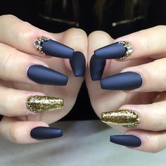 Gold gel glitter from @vetro_usa Blue And Gold Fall Nails, Blue Gold Nails, Rimmel Nail Polish, Matt Nails, Blue Matte Nails, Gel Nails Long, Prom Nails Silver, Gold Acrylic Nails