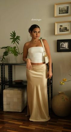 Holiday Outfits Night, Maxi Floral Skirt Outfit Summer, Trending Summer Fashion, Feminine Era Outfit, Casual Birthday Guest Outfit, Maxi Dress Spring Outfit, Women Semi Formal Outfit Wedding, Spring Fit Inspo 2024, Outfit Inspo 2024 Spring