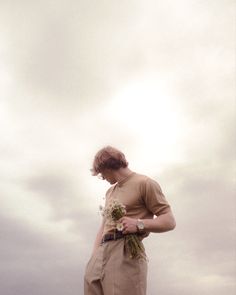 Flowers, men, vintage Male Pose, Spring Photoshoot, Picking Flowers, Fall Photography, Photo Shoot Inspiration, Grass Field, Creative Portrait Photography, Aesthetic Spring, In Flames