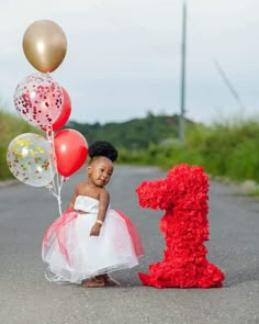 Birthday Pics Ideas, Mommy Daughter Photography, Baby Birthday Photoshoot, 1st Birthday Photoshoot, Birthday Pics, Mommy Daughter, Kehlani, Family Photo Outfits, Pics Ideas