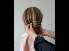 LOW TEXTURED BUN TUTORIAL BY HAIRSTYLIST CAT HUGHES - Beyond the Ponytail Low Textured Bun, Ponytail Video, Low Bun Hairstyles Tutorial, Stylish Bun, Textured Bun, Mid Hair, Messy Hair Tutorial, Wedding Hairstyles Videos