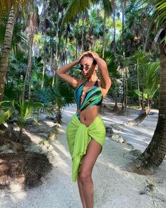 Cute Vacation Outfits, Vacay Outfits, Swimsuits Outfits, Vacation Outfits, Looks Style, Swimwear Fashion, Sarong, Perm, Cancun